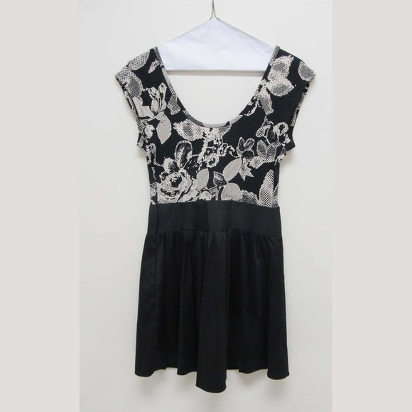 Express Dress Black/Cream Size 6 New with tags - Picture 2 of 5